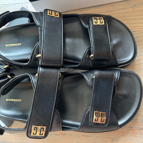 Givenchy women’s 4G logo embellished leather sandals size 38 - Picture 9 of 11